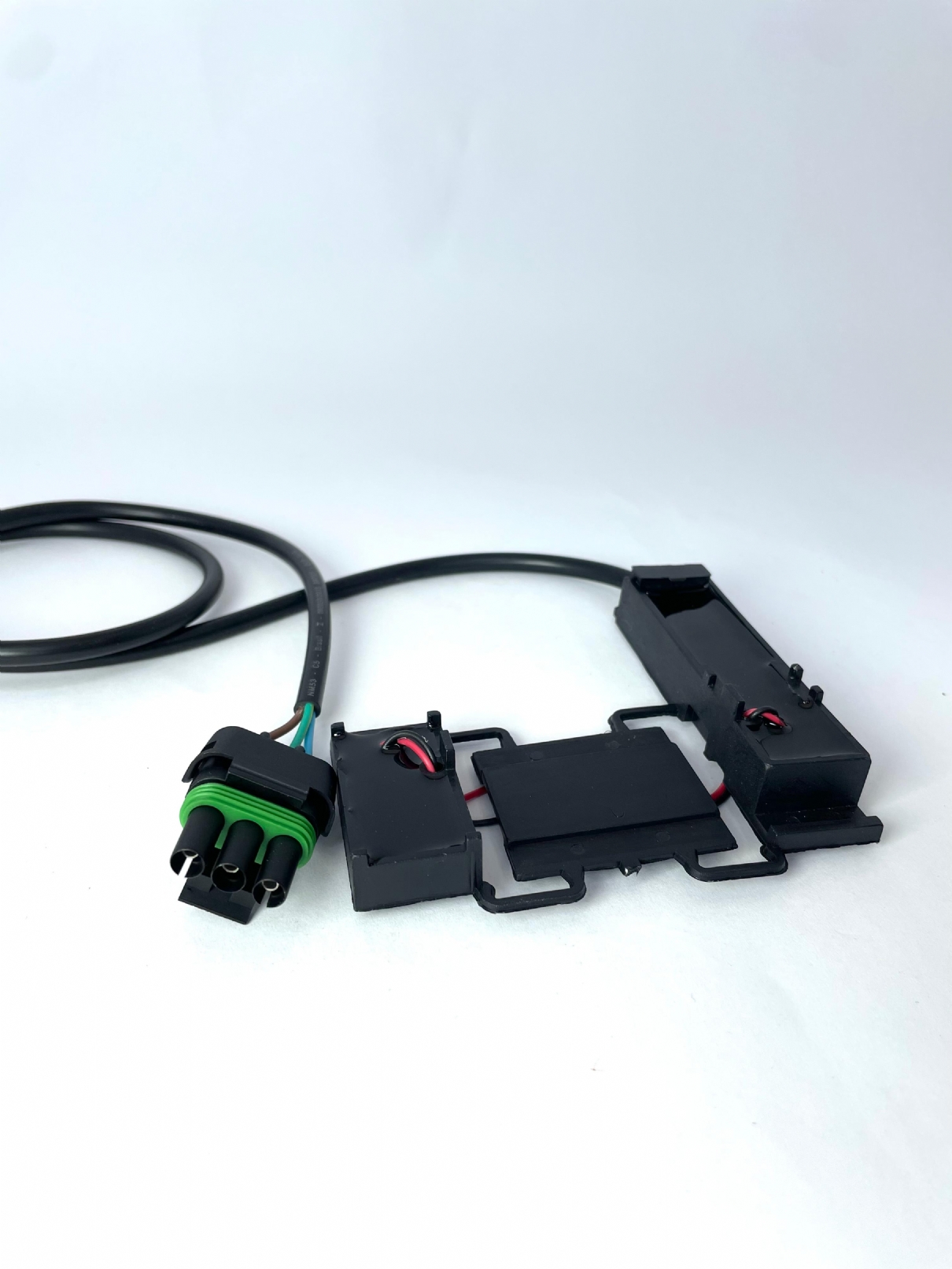 Z3077 - Sensor John Deere PM 400: AA61908 / AA58293 / AA58295 / 4555624 / AA41595 / 20260051/ 452440891AS1 / AH132163 JUMIL: 0110101 / 0110082 AGCO / MASSEY FERGUSON / VALTRA: ACX2623770 / ACX3025830